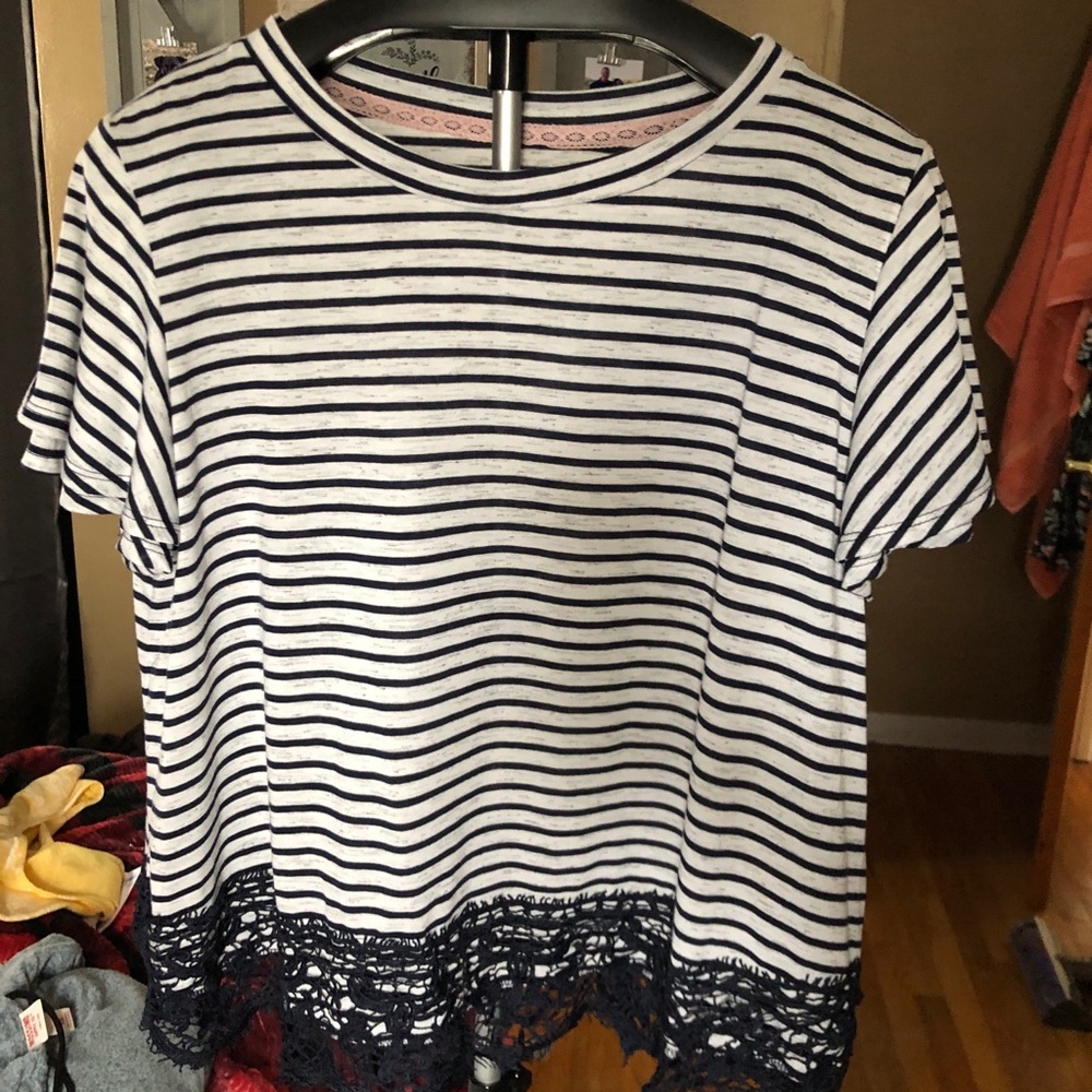 XXL crop top with lace end